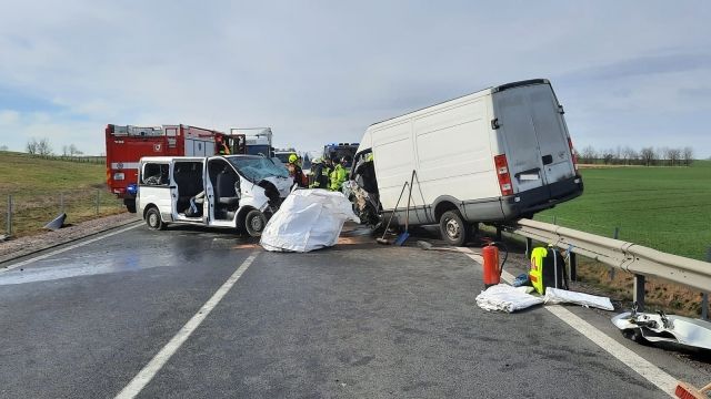Čeští záchranáři pomáhali u nehody v Rakousku. Zraněno bylo 10 lidí